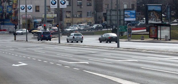 Траже улицу за Дражу